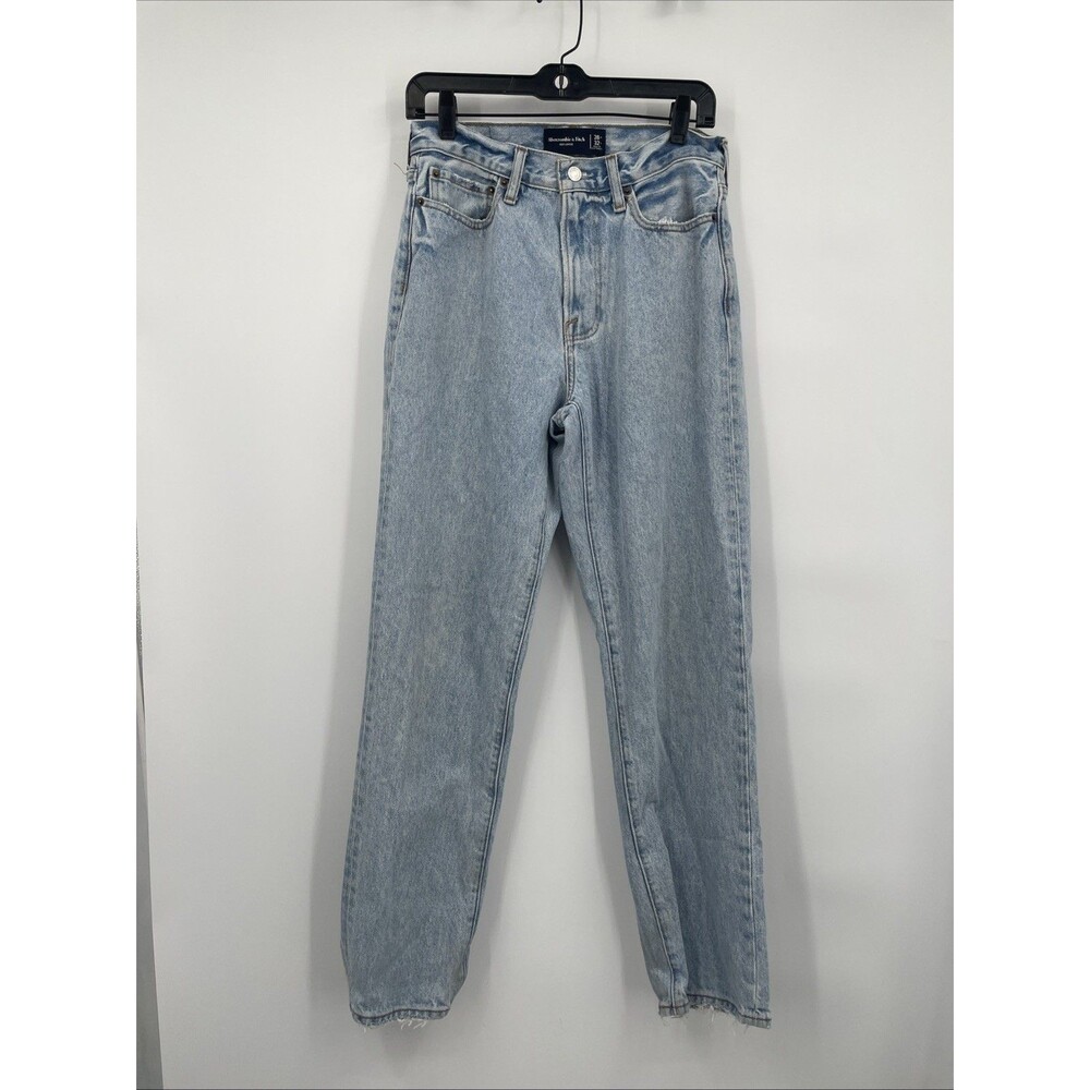 Abercrombie And Fitch 90s Lose Jeans Size 28 Inseam measures 30